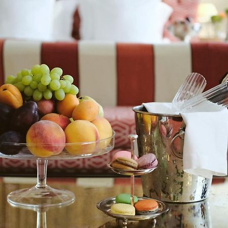 Stikliai Hotel - Relais & Chateaux Vilna Exterior foto Fruit and cheese plate