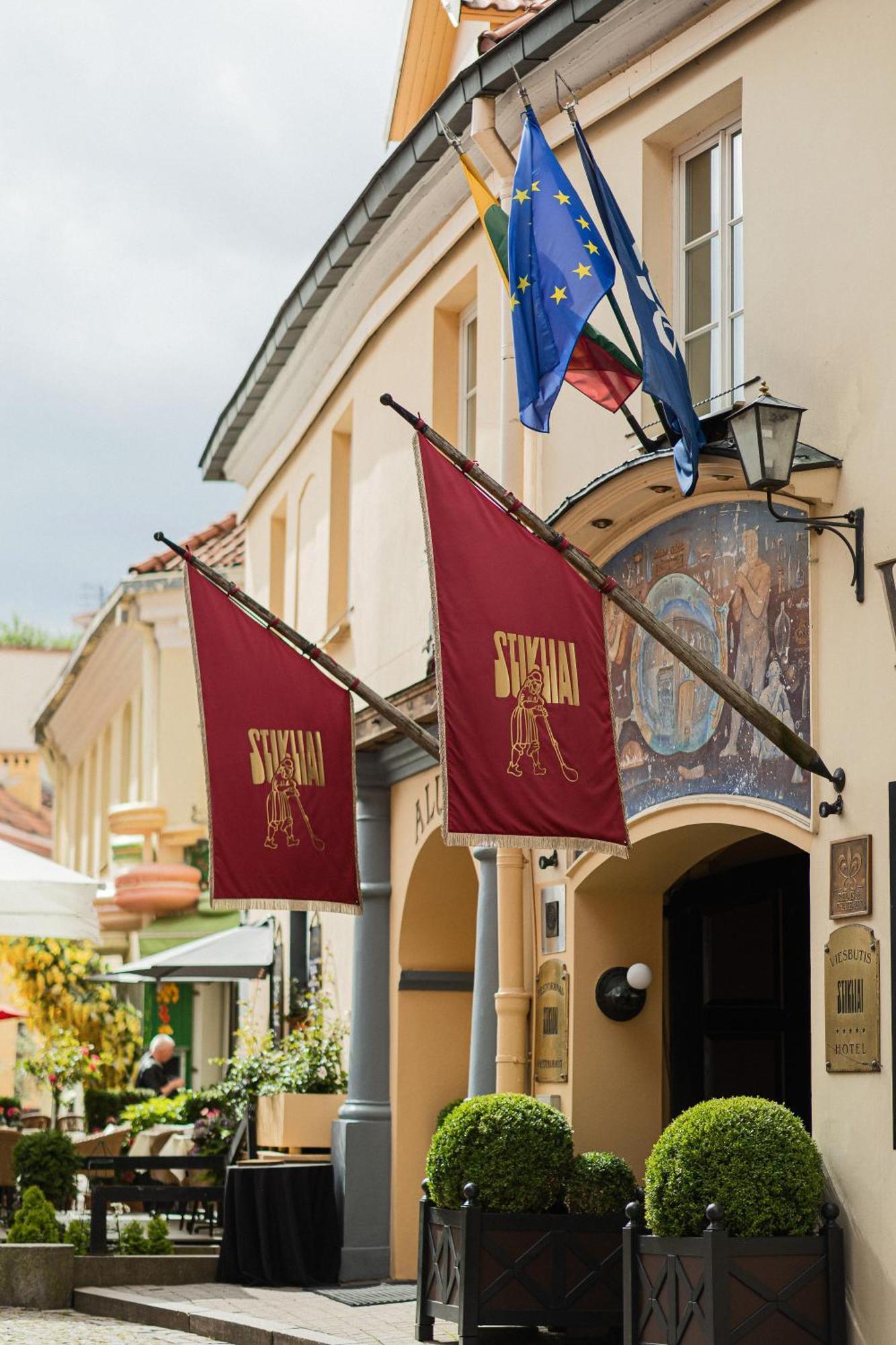 Stikliai Hotel - Relais & Chateaux Vilna Exterior foto The flag of the Order of St. Florian